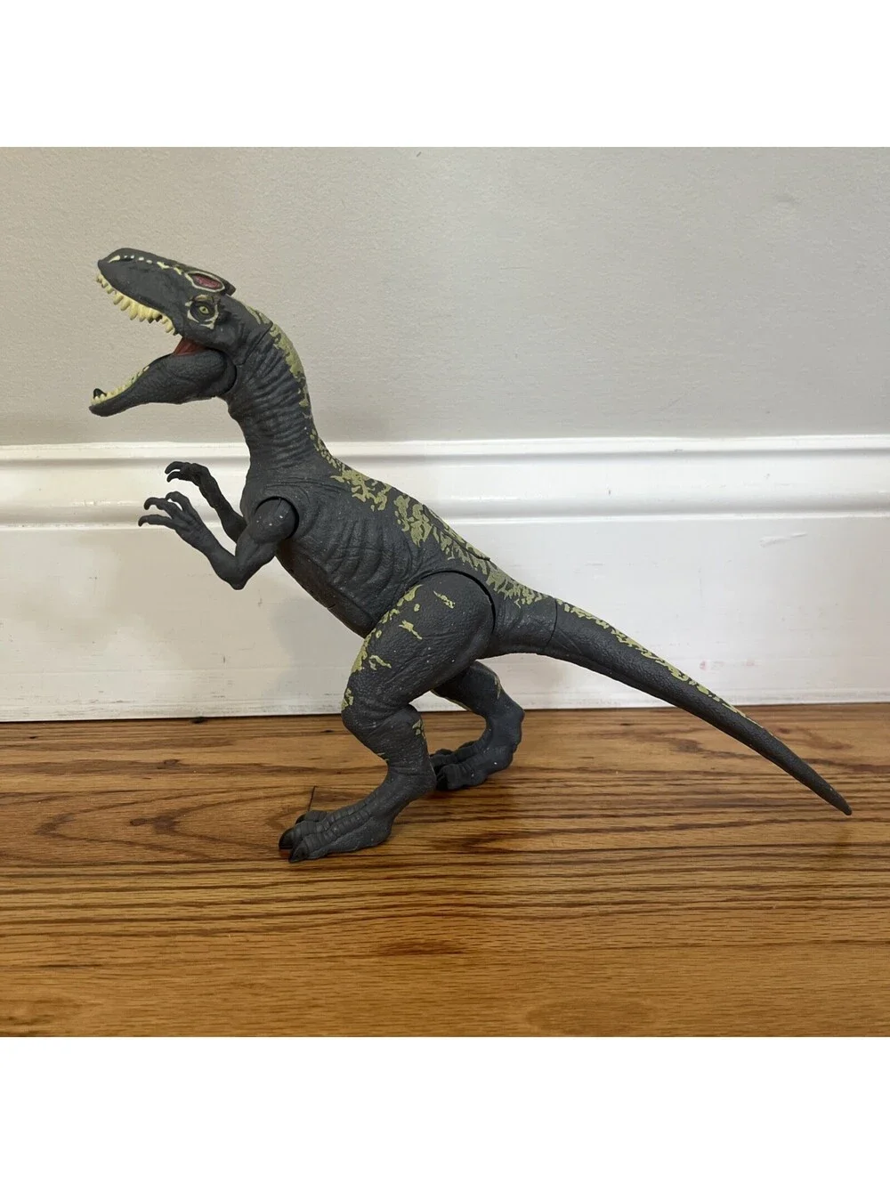 Jurassic World Roarivores Allosaurus Fallen Kingdom Dinosaur 2017 Jurassic Park